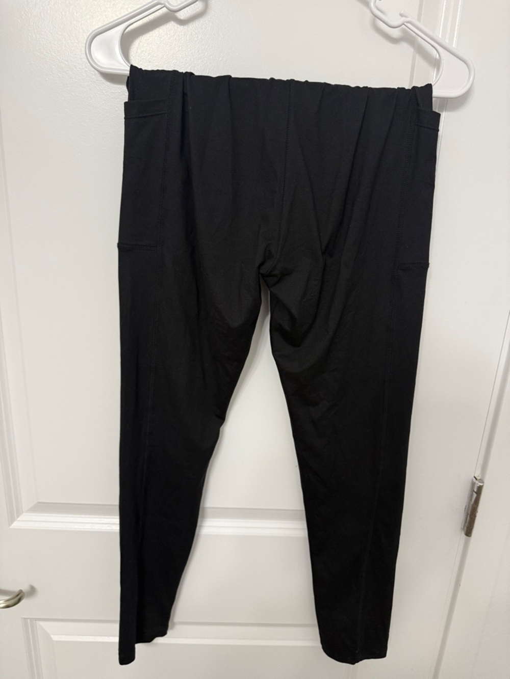 Black leggings with pockets